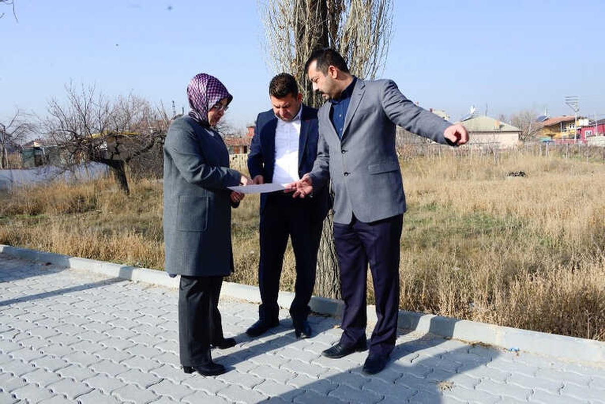 Meram\'da Yol Genişletme Çalışmaları Sürüyor