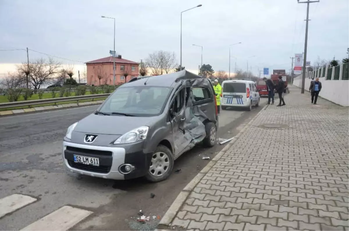 Ordu\'da Trafik Kazası: 4 Yaralı