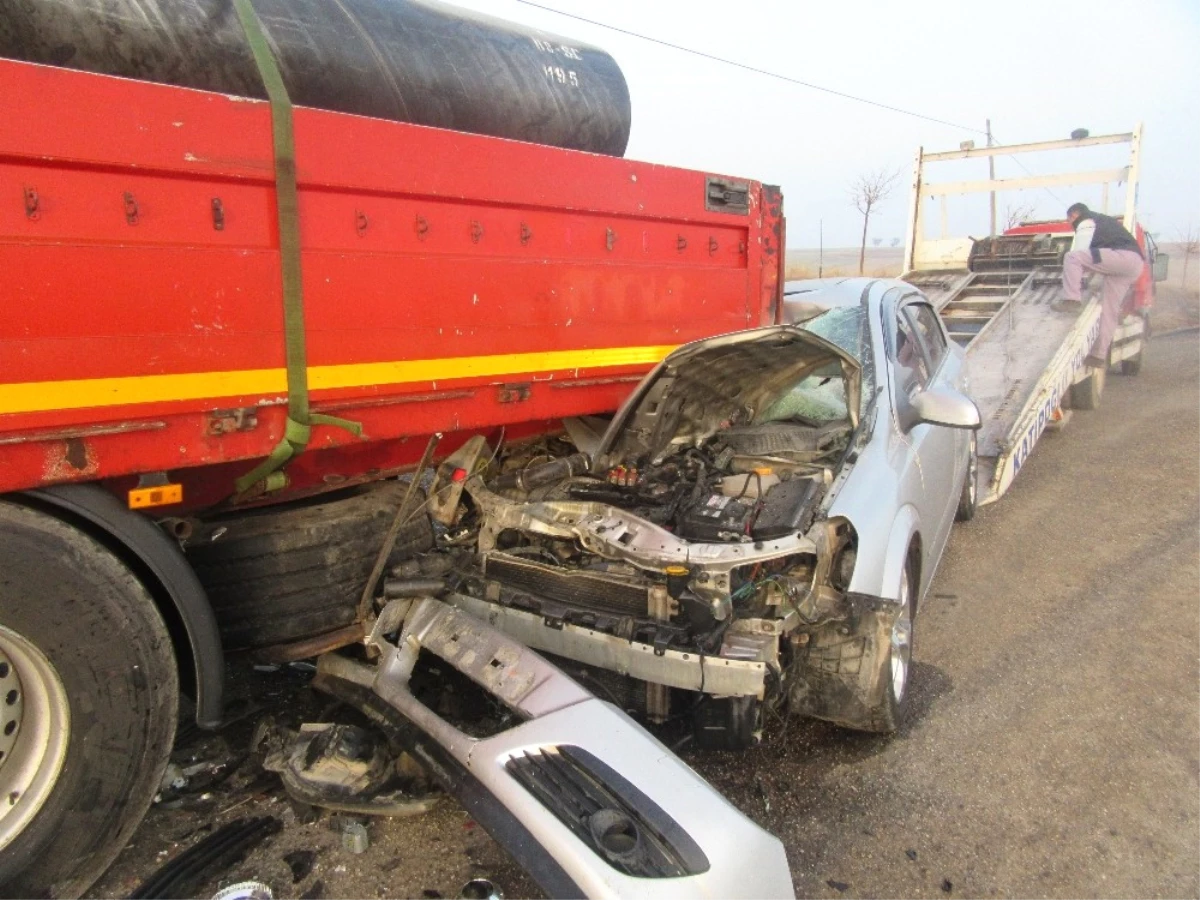 Sandıklı\'da Trafik Kazası: 1 Ağır Yaralı