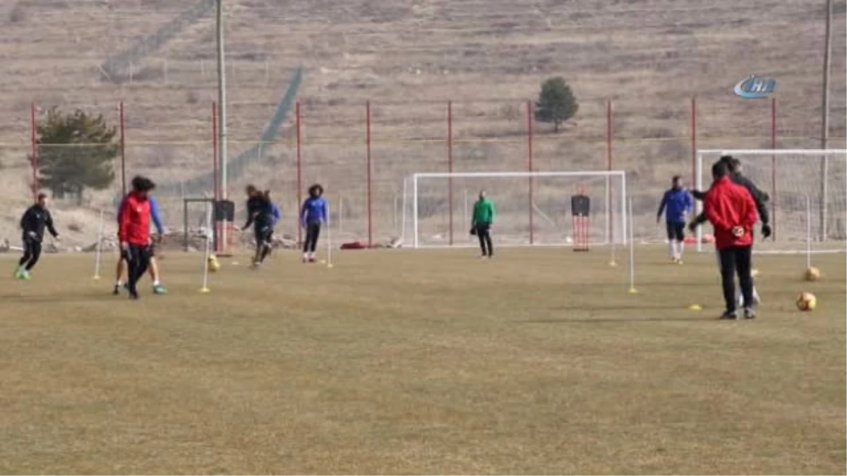 Yeni Malatyaspor\'un Kalecisi Ertaç Özbir\'den Az Gol Yemelerinin Sırrı
