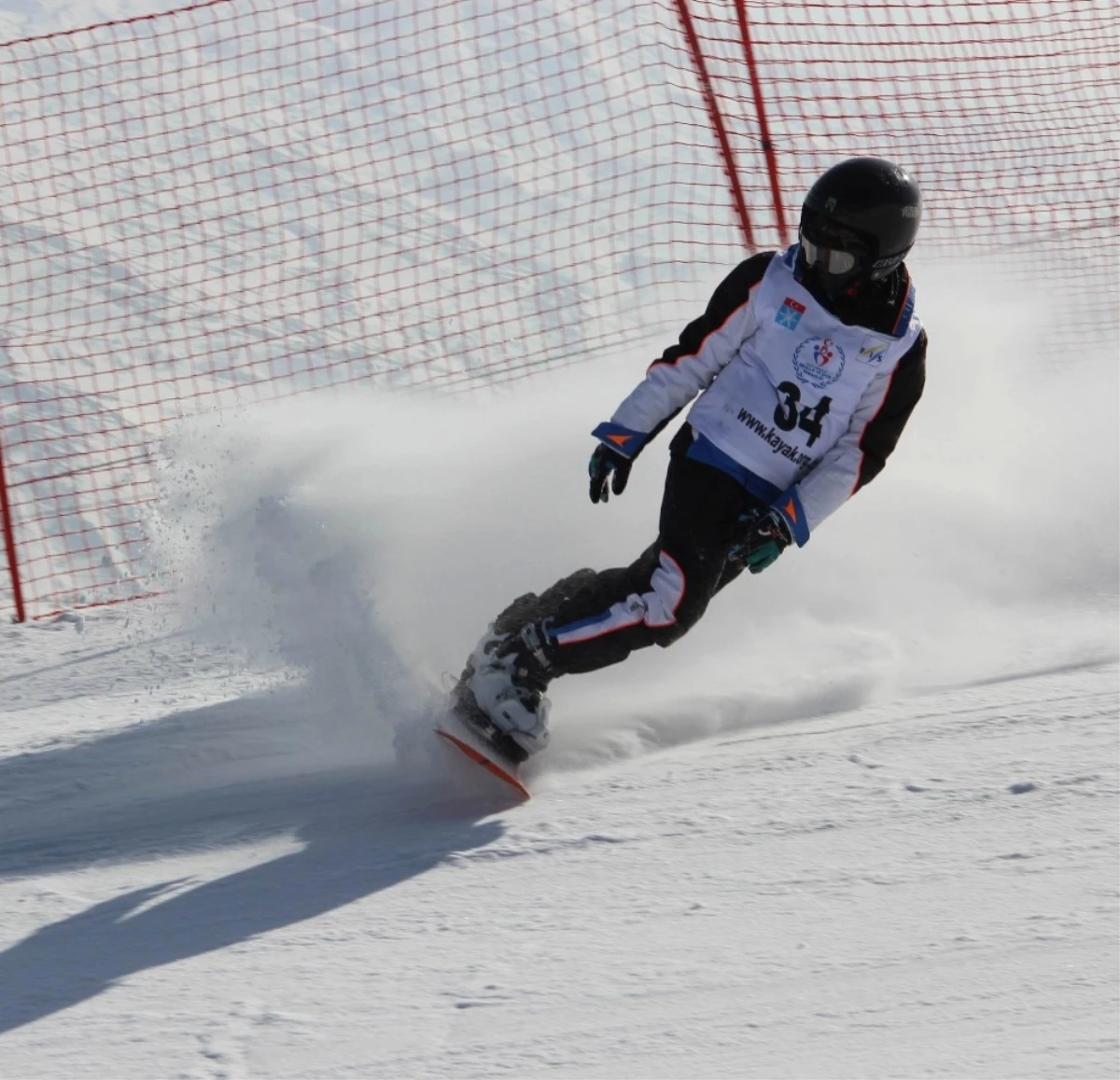 Yıldız\'da Snowboard Yarışları Başladı