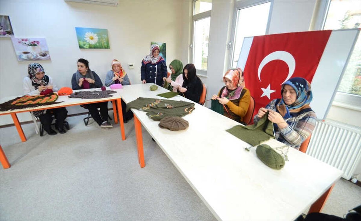 Afrin\'deki Mehmetçik İçin Bere Ördüler