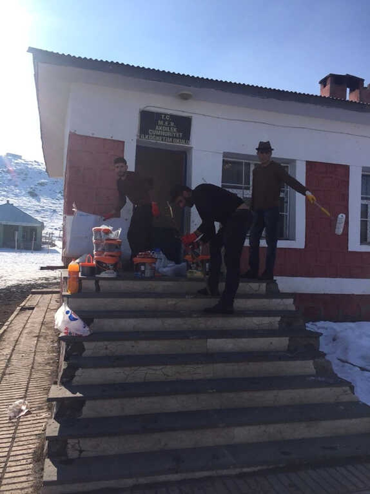 Akdilek Cumhuriyet İlkokulu Yenilendi