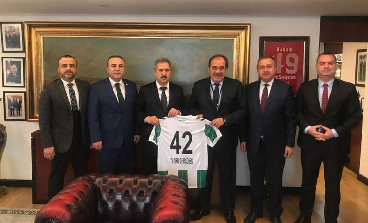 Atiker Konyaspor\'dan Demirören\'e Ziyaret