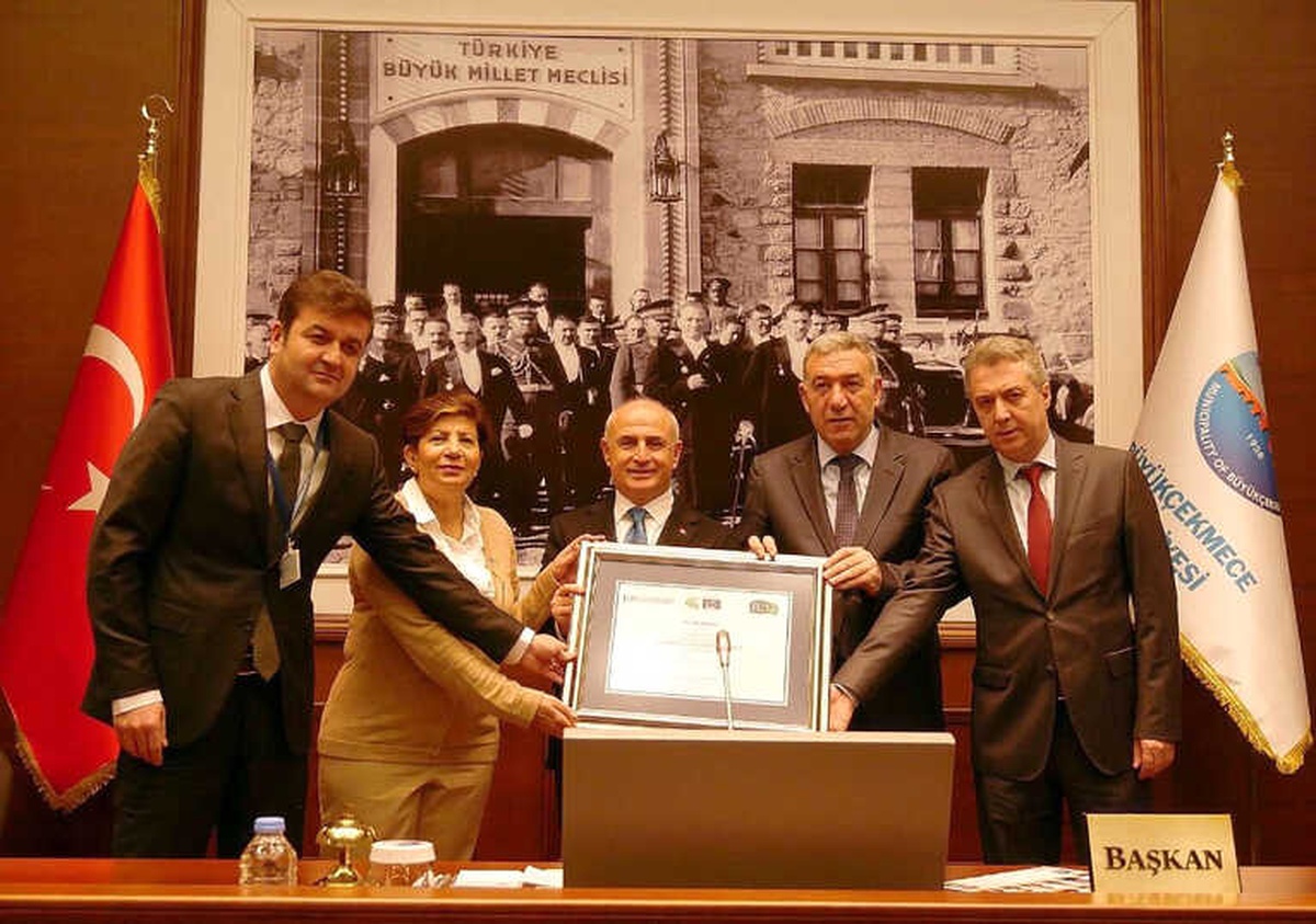Büyükçekmece\'ye 6. Kez 12 Yıldızlı Şehir Onuru