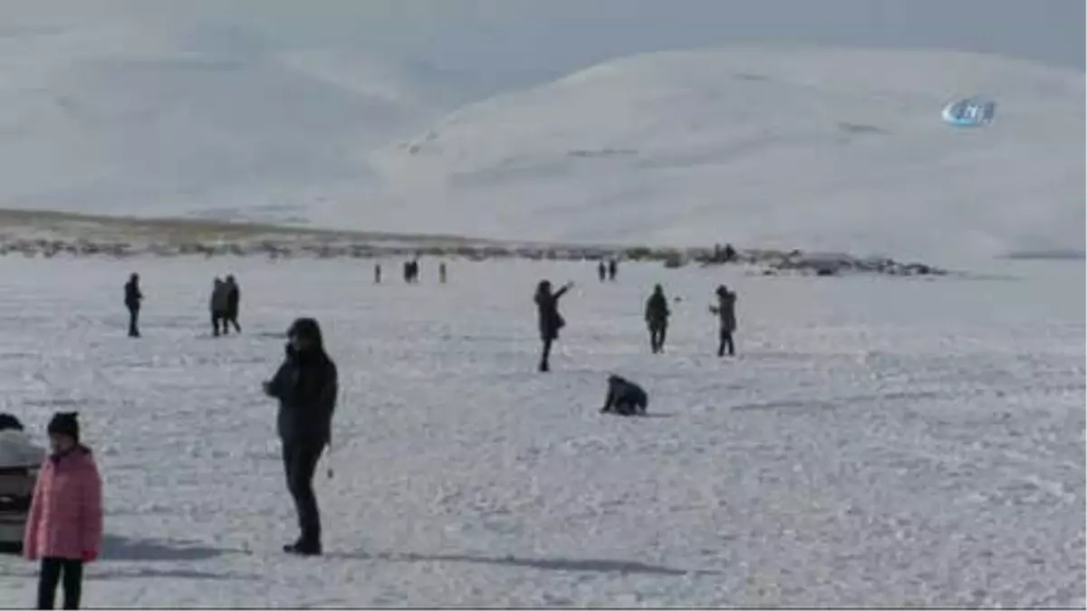 Çıldır Gölü, Kars\'a Gelen Yerli ve Yabancı Turistlerin Uğrak Yeri Oldu