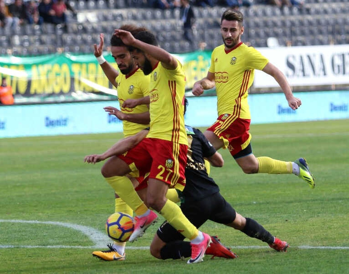 E.yeni Malatyaspor\'da Issıam Chebake\'ye Ceza Verildi