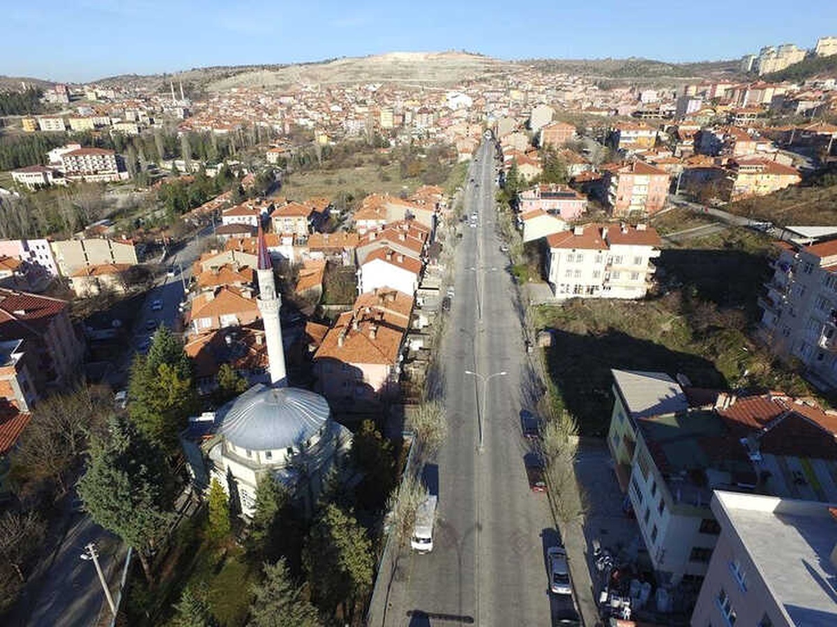 Emet\'te Kadın Nüfus Erkeklerden Yüzde 3,1 Daha Fazla