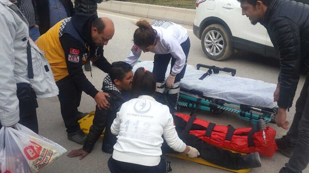 Geri Geri Manevra Yaparken Arkasındaki Yayaya Çarptı