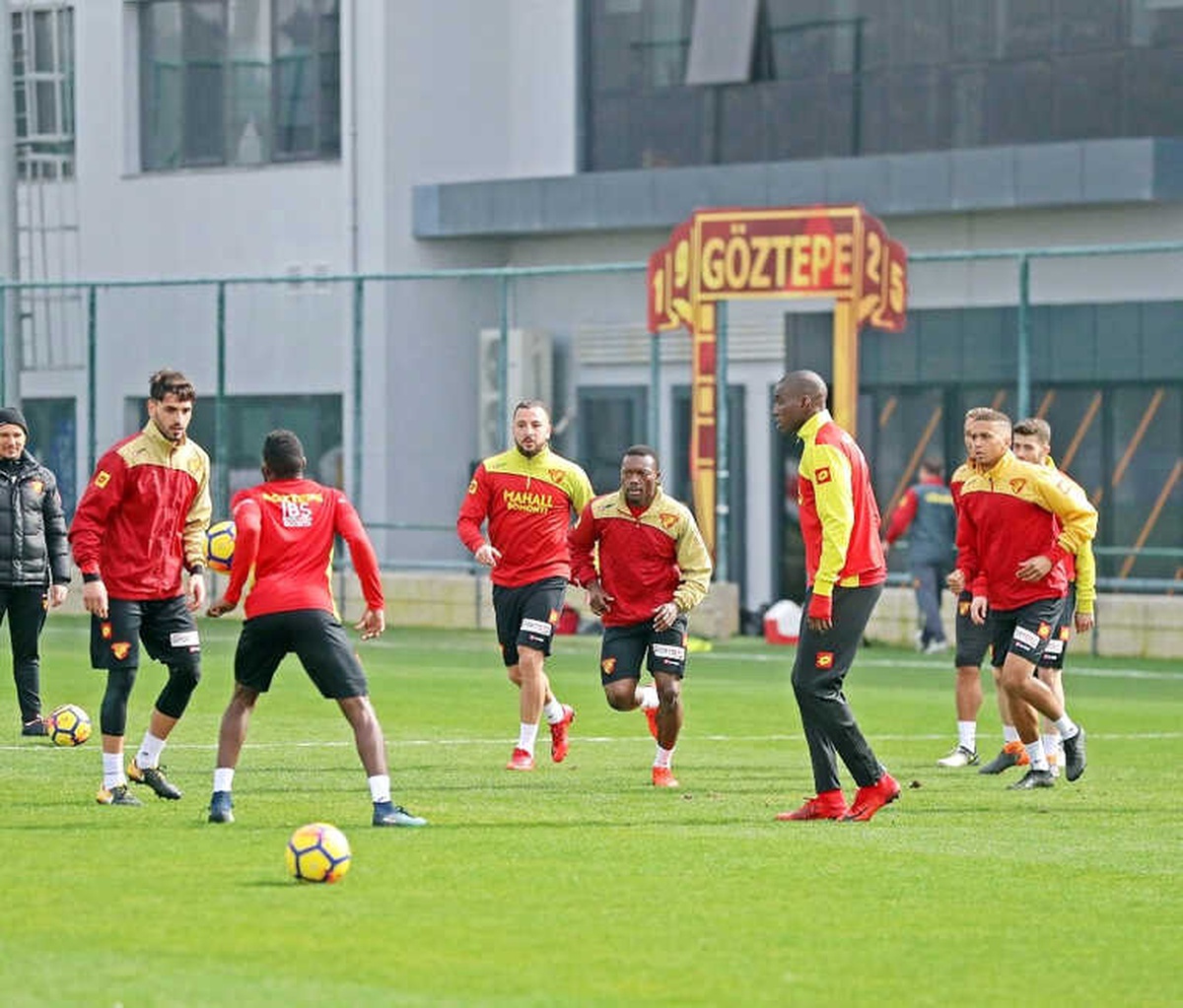 Göztepe\'de Osmanlıspor Hazırlıkları