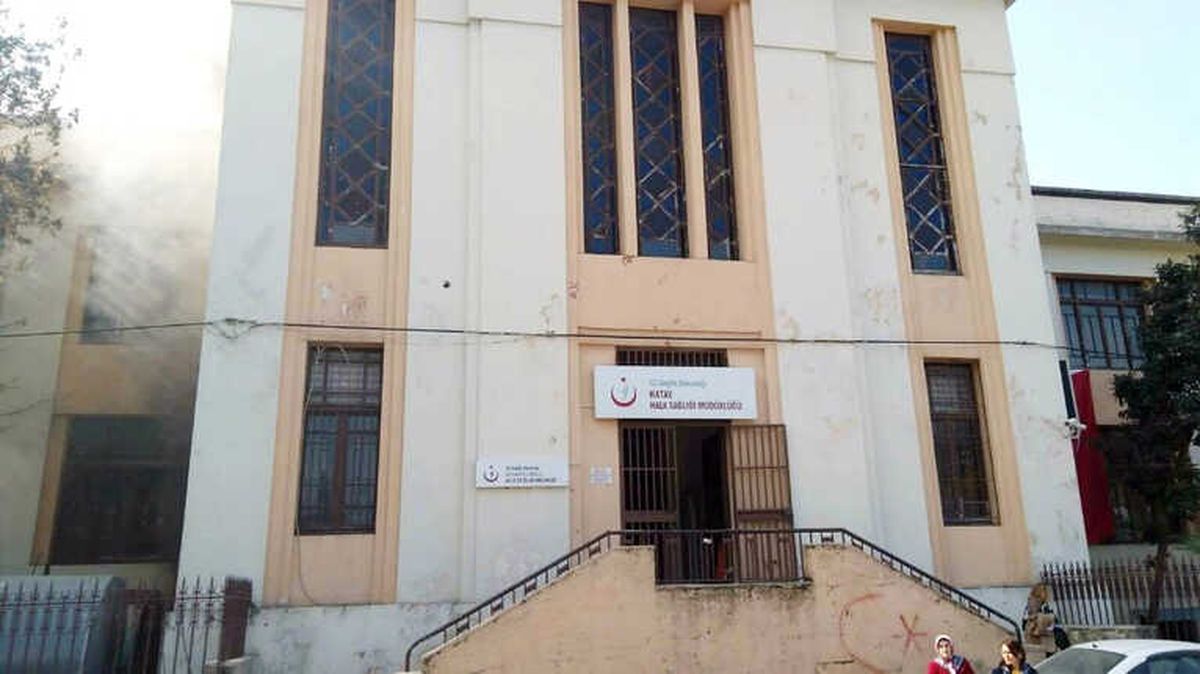 Hatay Halk Sağlığı Müdürlüğü\'ndeki Yangın Korkuttu