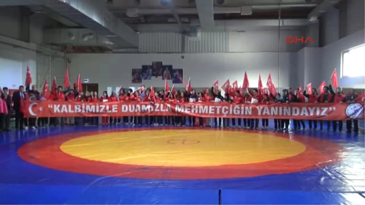 Kadın Güreş Milli Takımı\'ndan Afrin\'deki Mehmetçik\'e Dualarla Destek