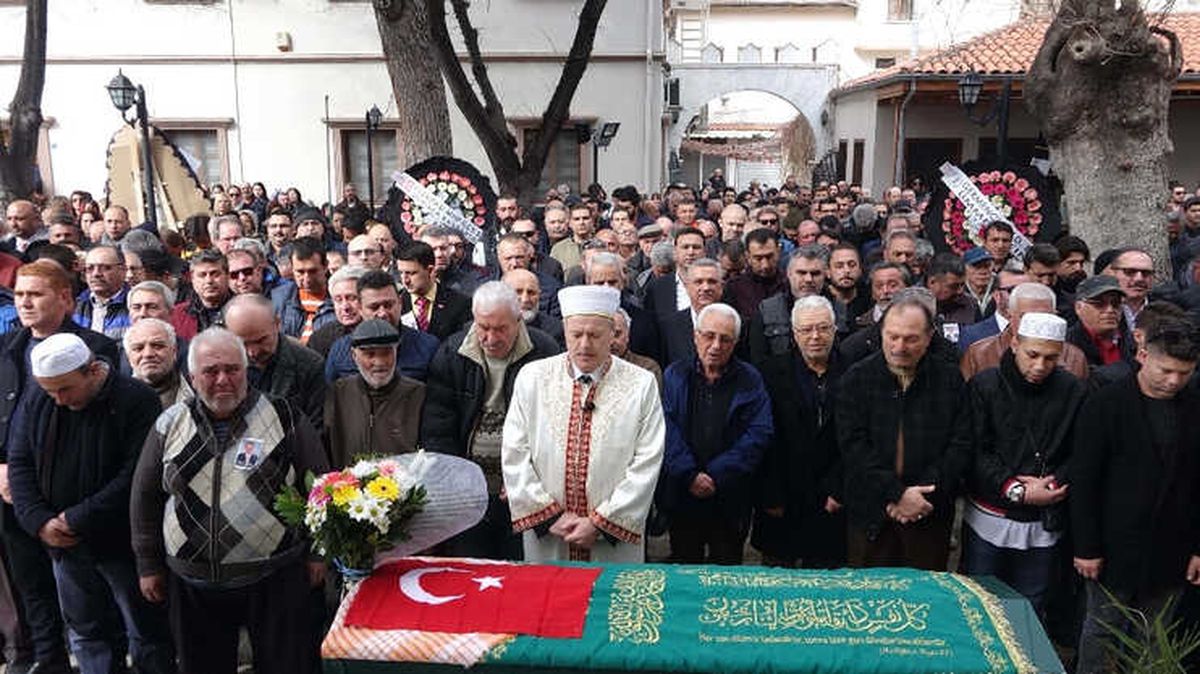 Kuşadası\'nın Sevilen İsmini Binler Uğurladı