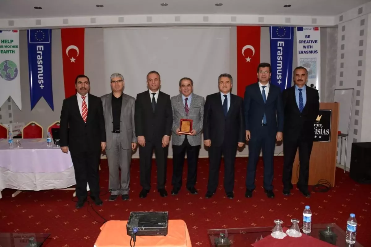 Menderes İlkokulunun Kabul Edilen Projelerinin Tanıtımı Yapıldı