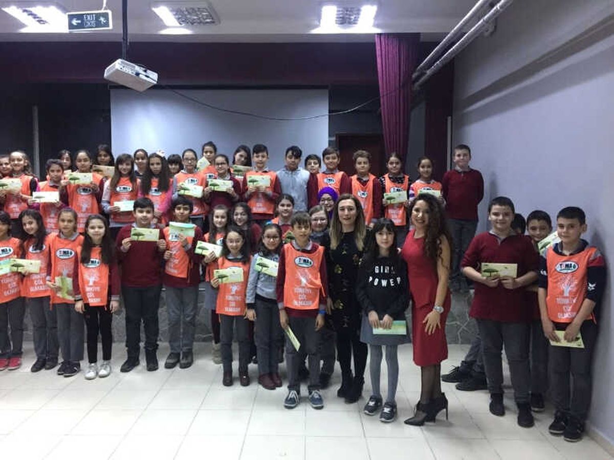 Öğrencilerden \'Tema Gönüllüsü Olun\' Mesajı