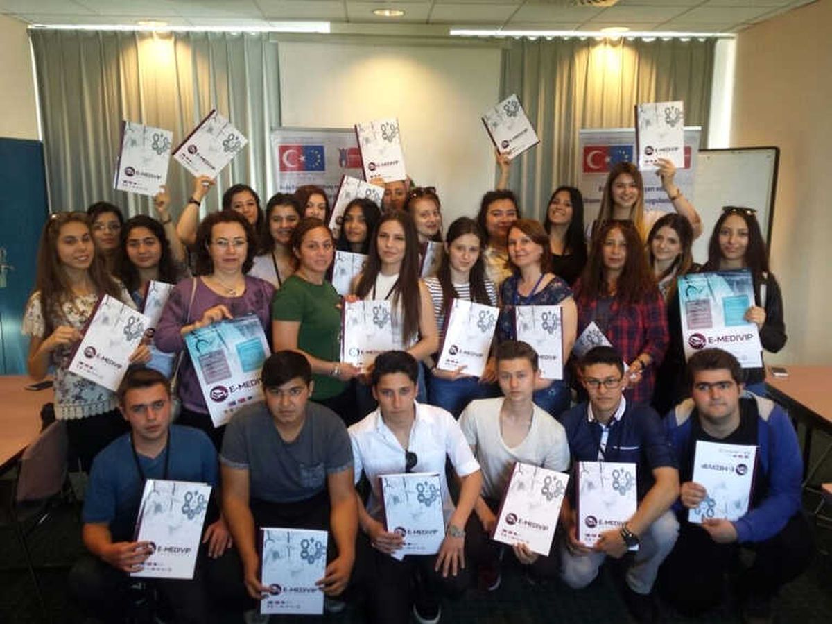 Şeyh Edebali Üniversitesi\'nin Tıp Bilişimi Alanında Yürüttüğü AB Projesi Örnek Proje Seçildi