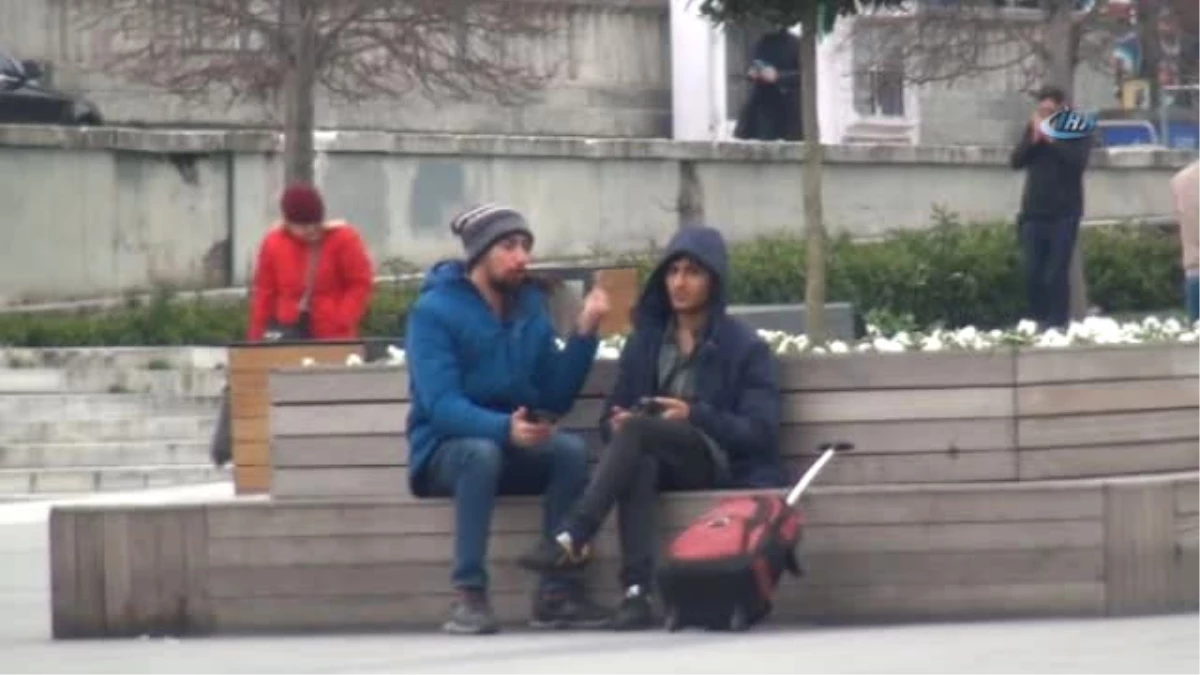 Taksim Meydanı\'nda Psikoloji Öğrencilerinden Sosyal Deney
