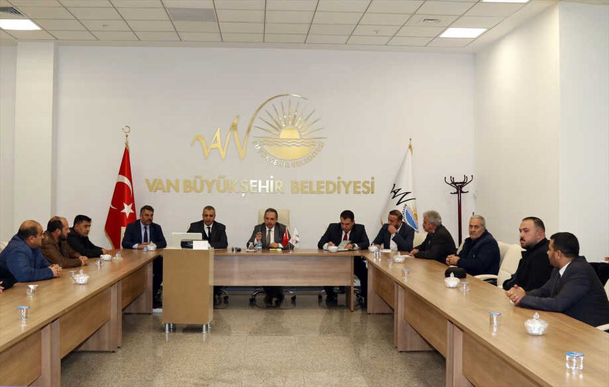 Yalçın, Esnafla Buluştu