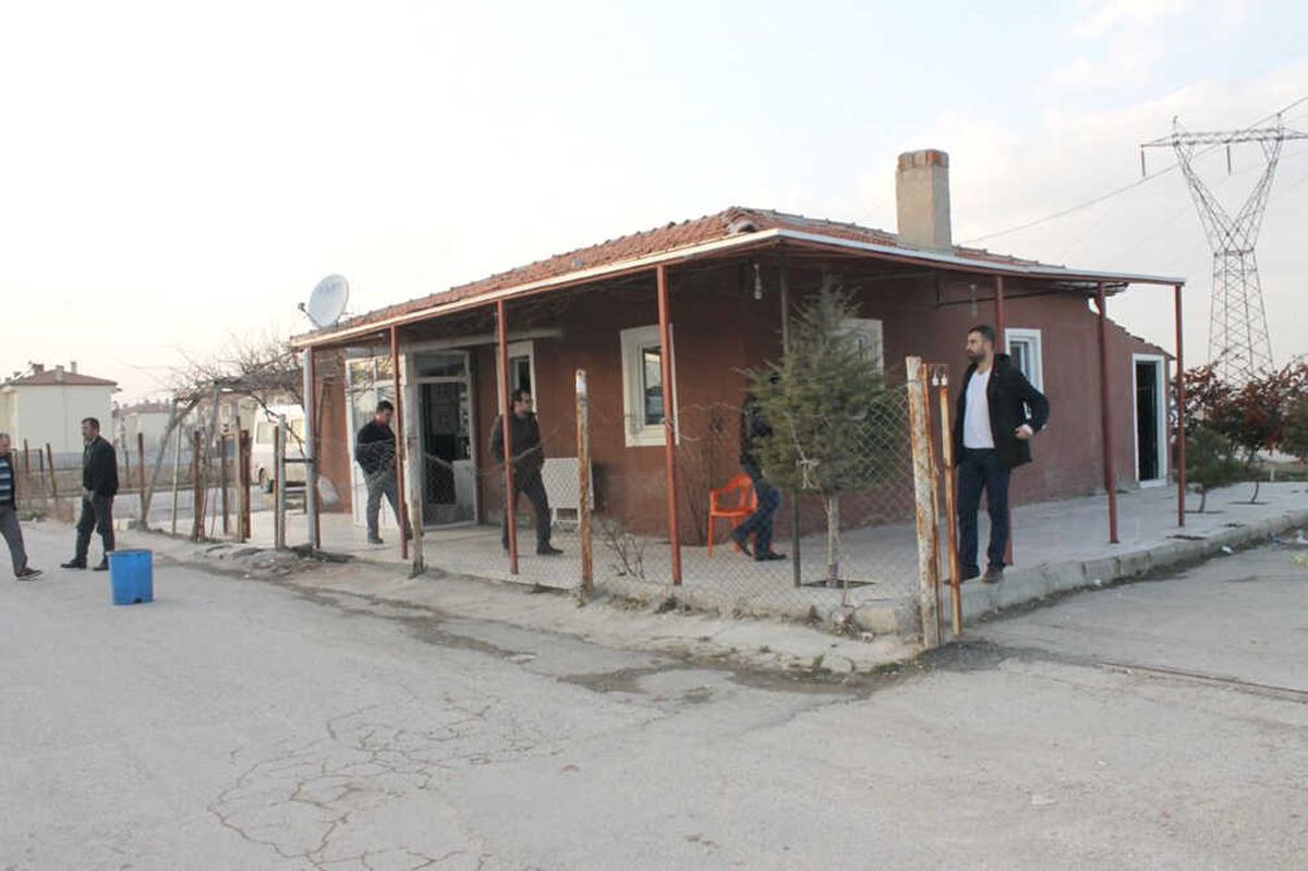 Afyonkarahisar\'da Silahlı Çatışma: 2 Yaralı