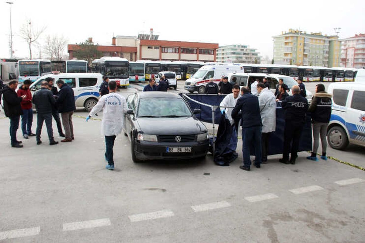 Amcasının Oğlu ile Karısını Vurup İntihar Etti