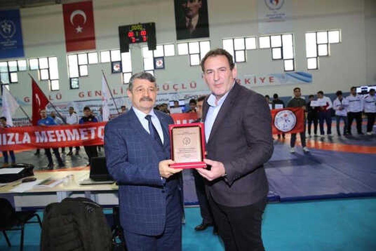 Bartın\'da 16-17 Yaş Arası Yıldızlar Grekoromen Grup Şampiyonası Başladı