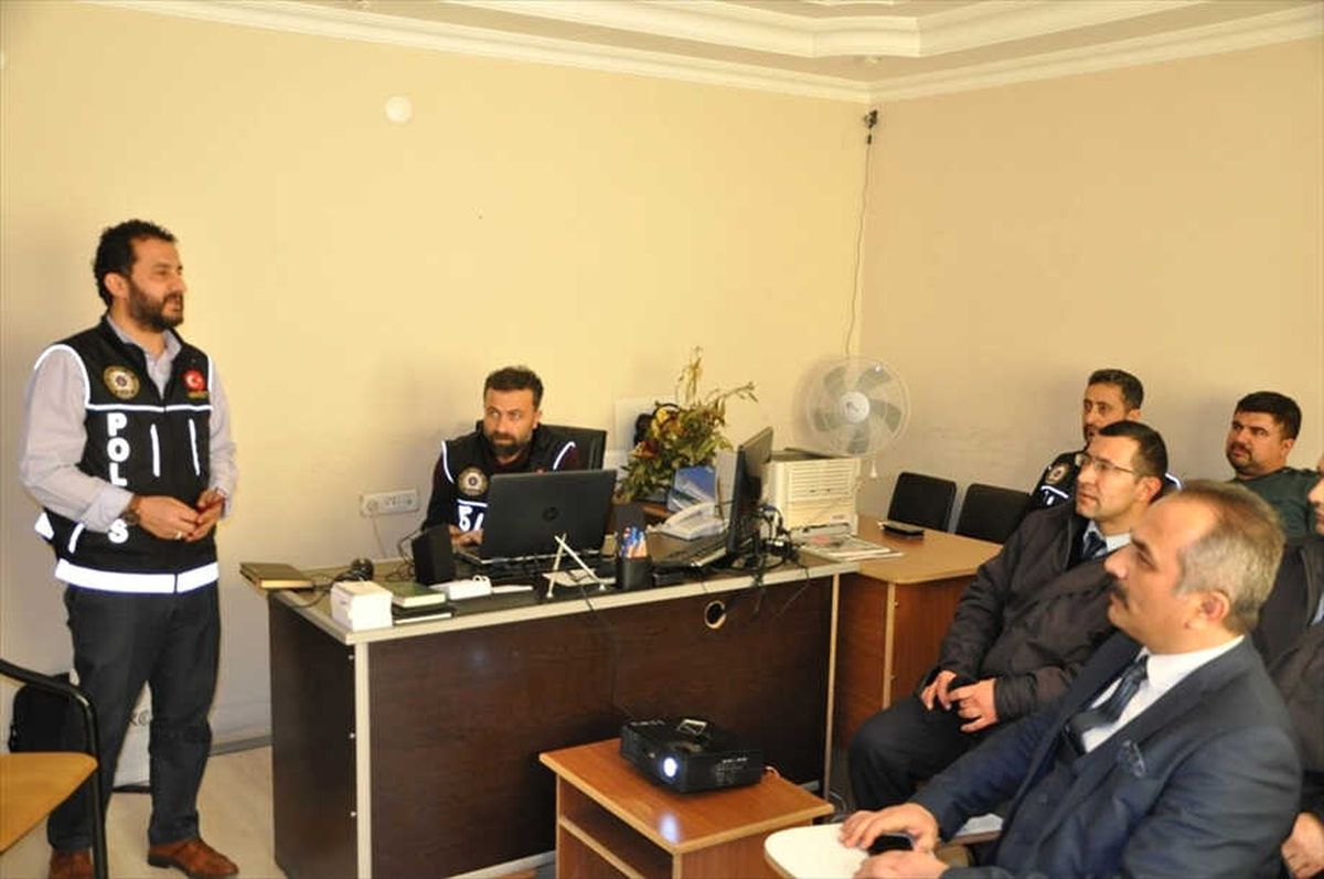 Boyabat\'ta "Uyuşturucu ile Mücadele" Eğitimi