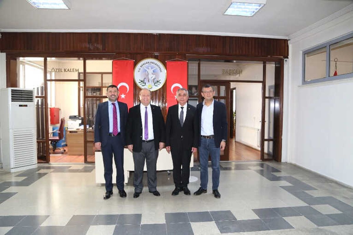 CHP Genel Merkezinden Başkan Özakcan\'a Ziyaret