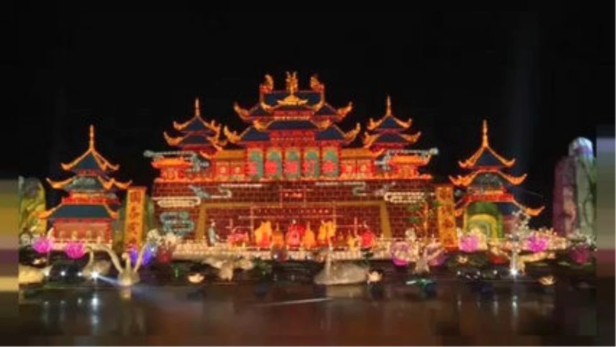 Çin\'in Geleneksel Fener Festivali Başladı