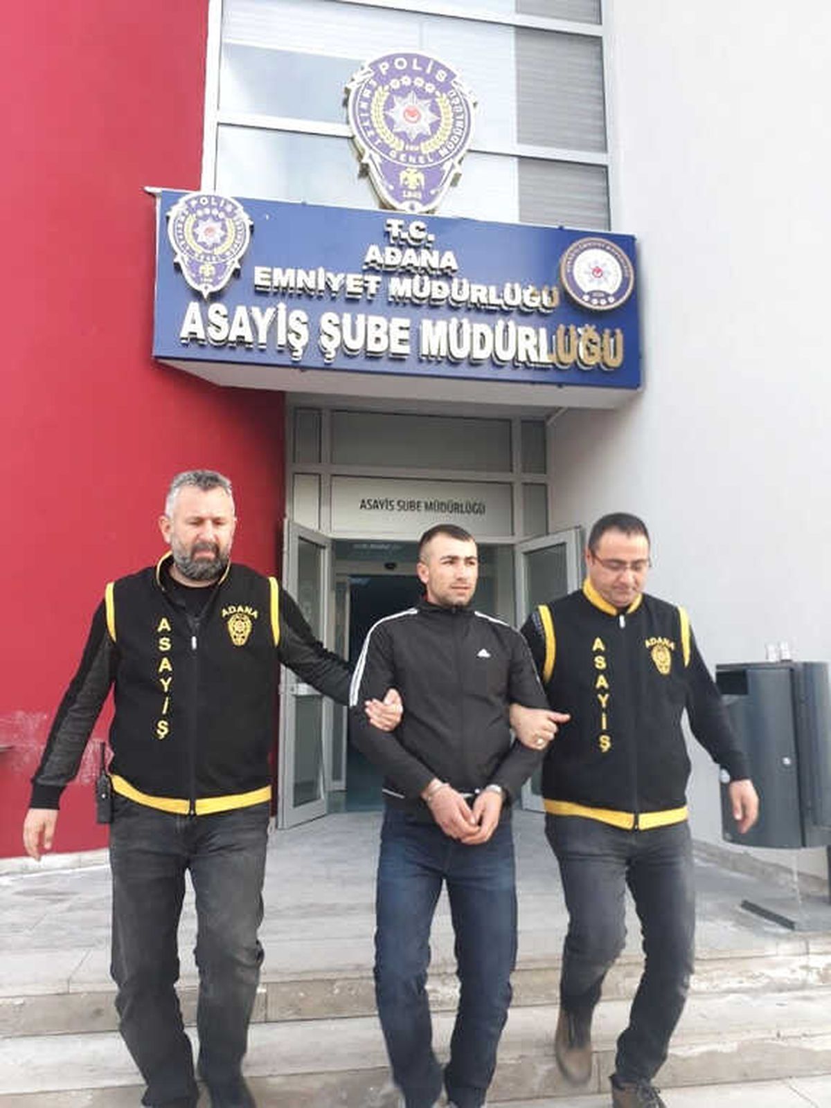 Firari Hükümlü Seyislik Yaparken Yakalandı