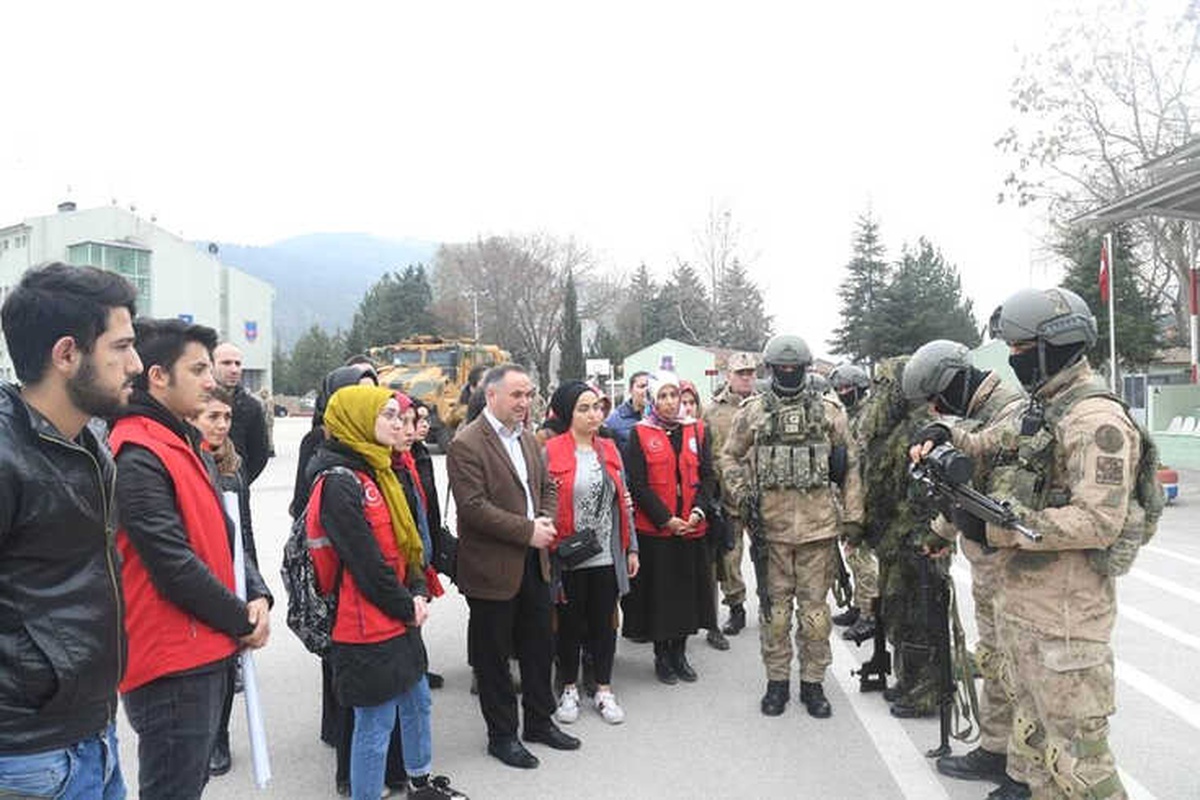 Gençlerden Jandarmaya Destek Ziyareti