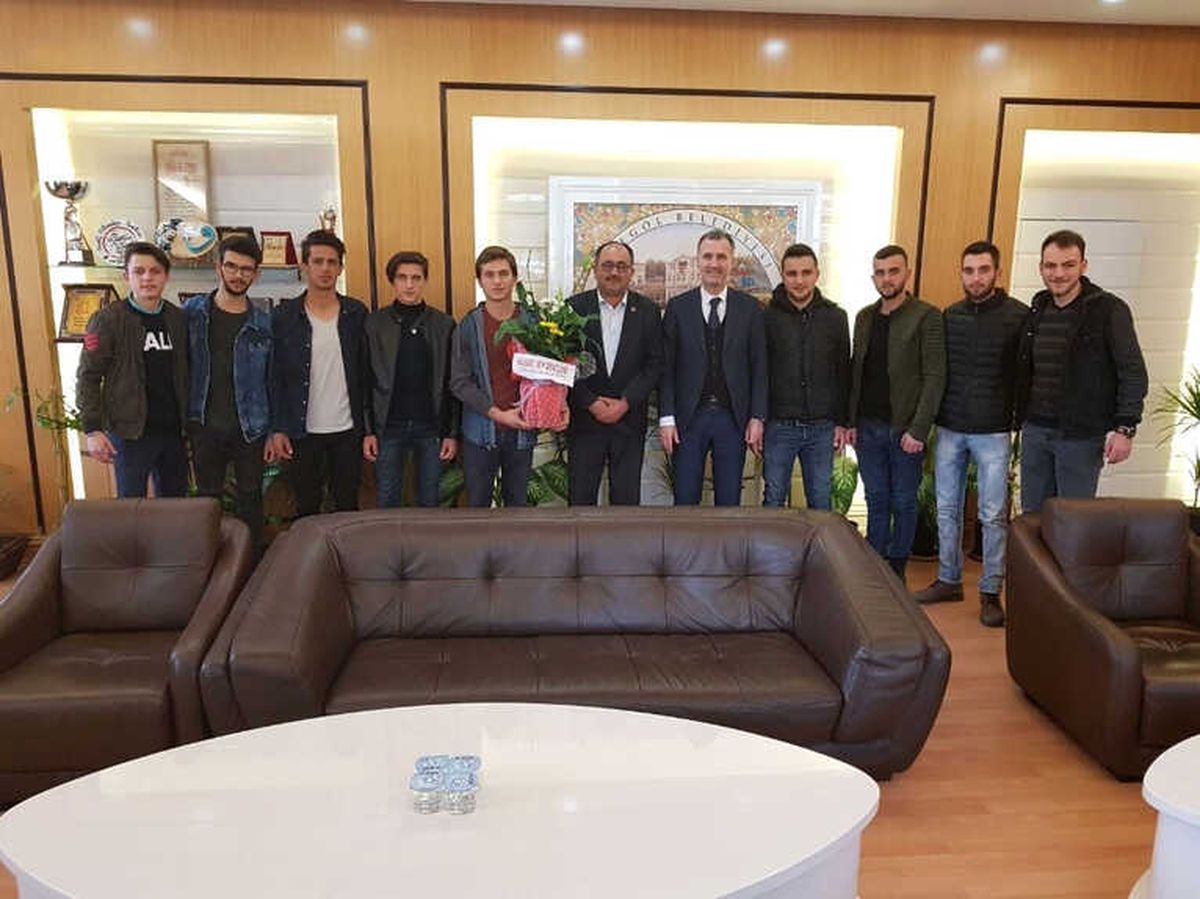 Gençlerden Taban\'a Teşekkür Ziyareti
