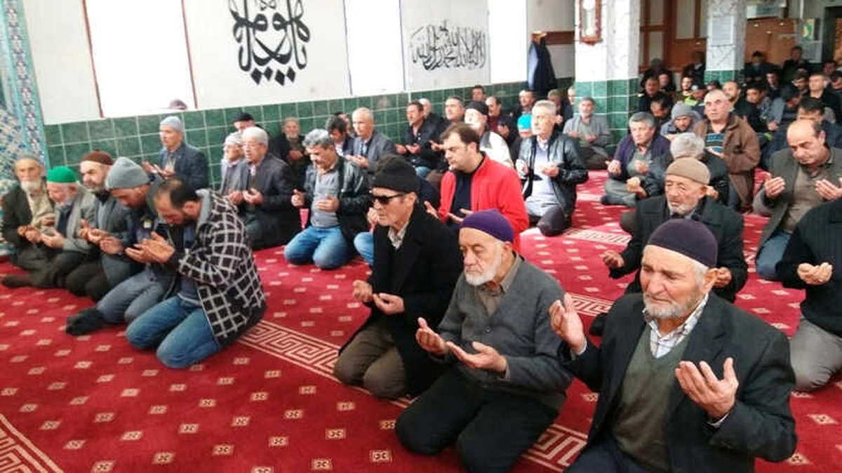 Gümüşkonak Mahallesinde Tüm Şehitler İçin Mevlit Okundu