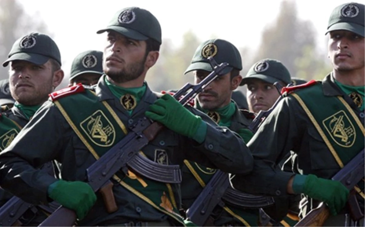 İran, Devrim Muhafızları\'nın Ekonomideki Yerini Tartışıyor