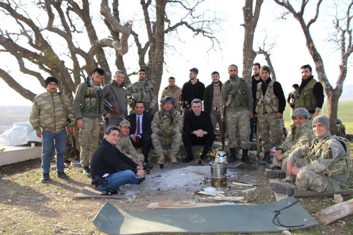 Kaymakam Yazıcı Mehmetçikleri Mevzilerinde Ziyaret Etti