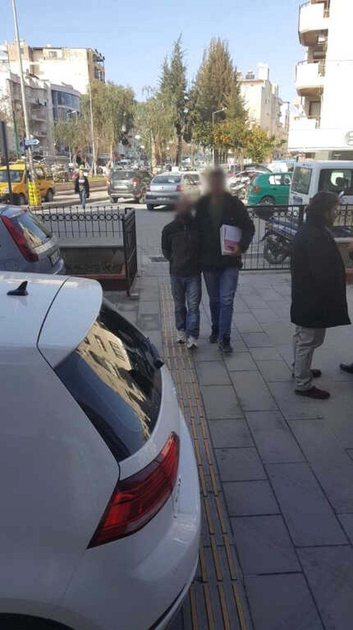 Kuşadası\'nda Polis Hırsızlık Zanlısı 2 Kişiyi Yakaladı