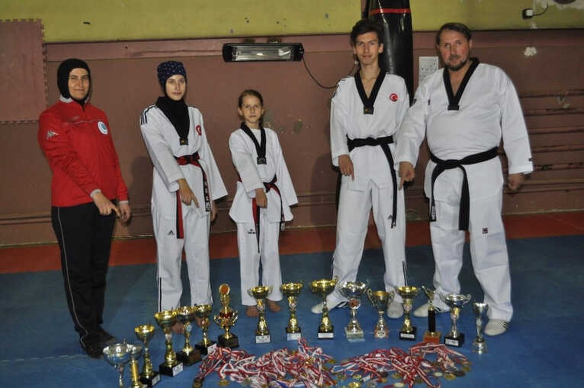 Türkiye Şampiyonu Çıkaran Tekvandocu Aile