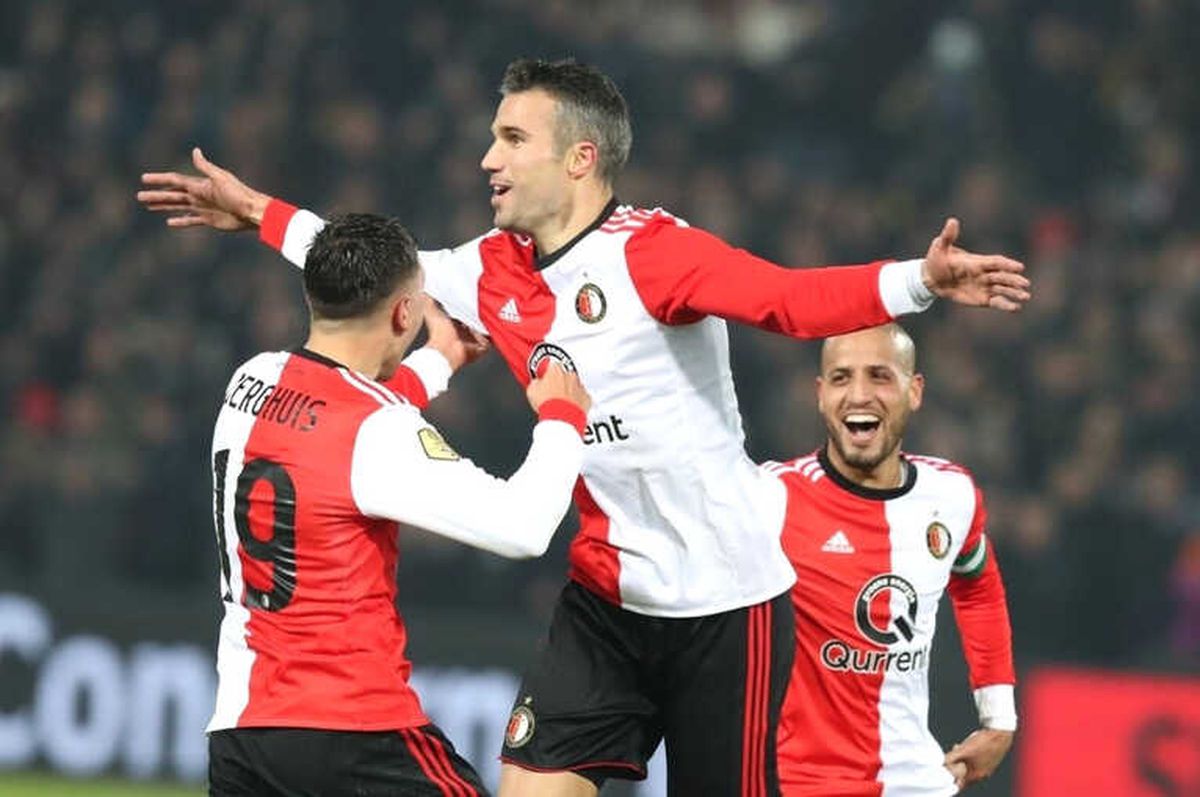 Robin Van Persie İlk Golünü Attı