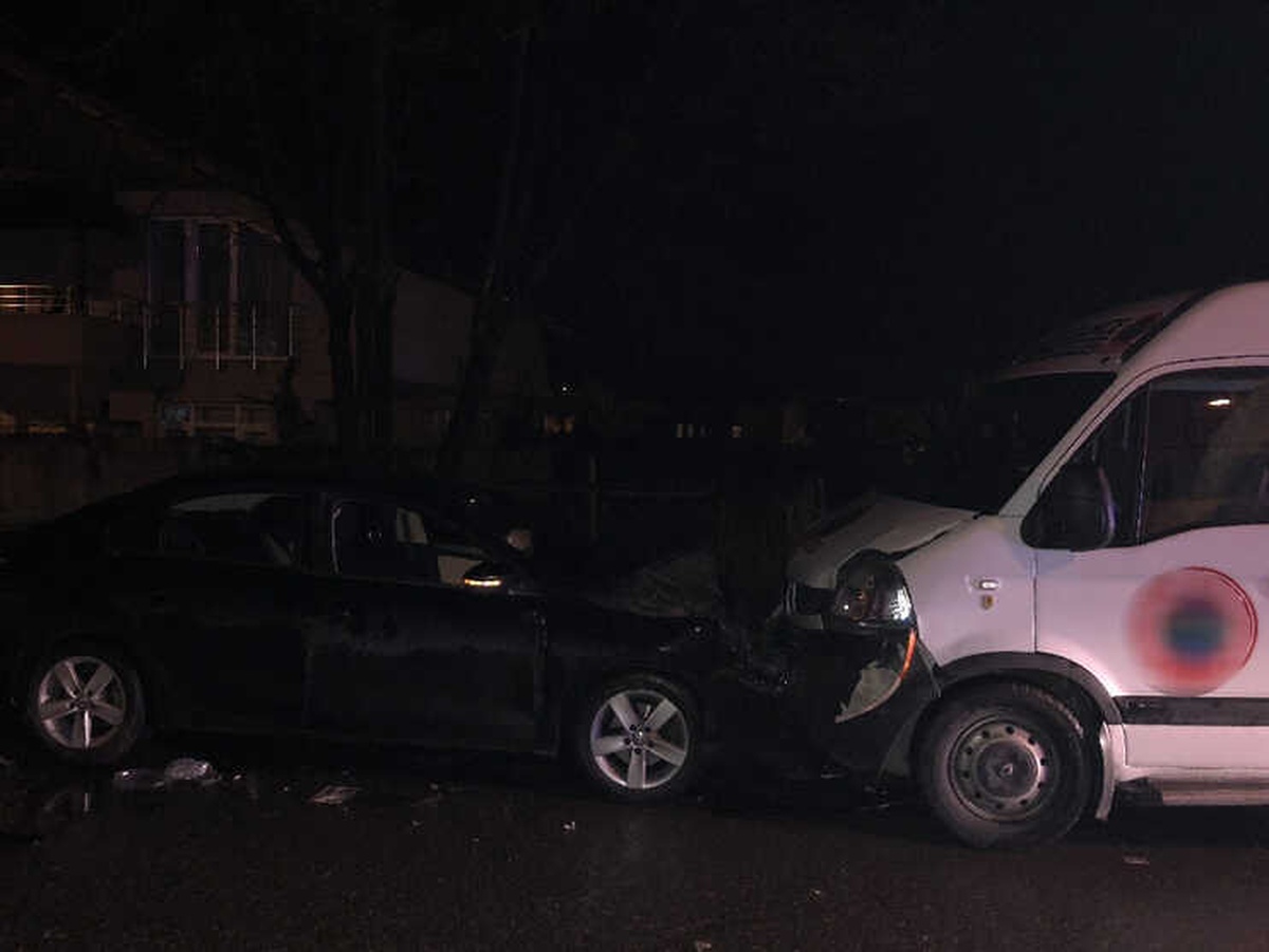 Seyir Halindeki Otomobili Kurşunladılar