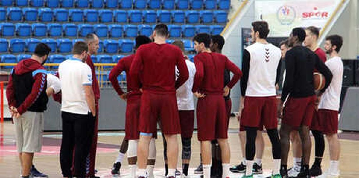 Trabzonspor\'da Şok! Yabancı Oyuncular Maça Çıkmama Kararı Aldı...