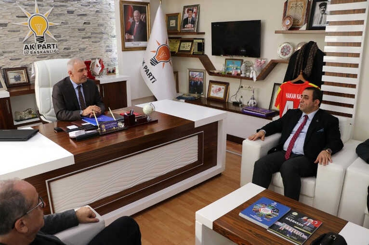 Tümsiad Yönetimi AK Parti\'yi Ziyaret Etti