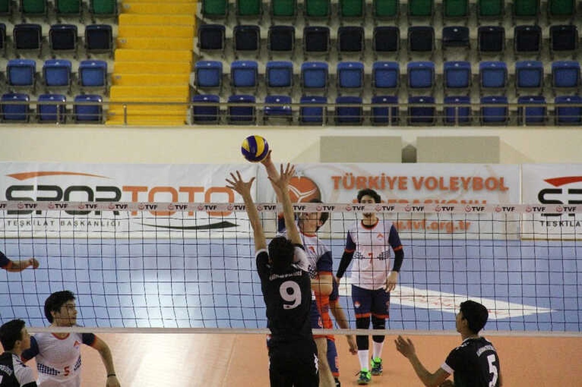 Türkiye Okul Sporları Voleybol Gençler Grup Birinciliği Mersin\'de Başladı