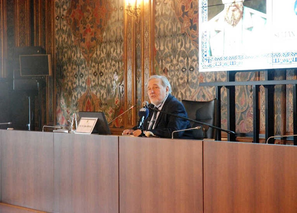 Ünlü Tarihçi Prof. Dr. İlber Ortaylı, Sultan 2\'nci Abdülhamid Han\'ı Anlattı