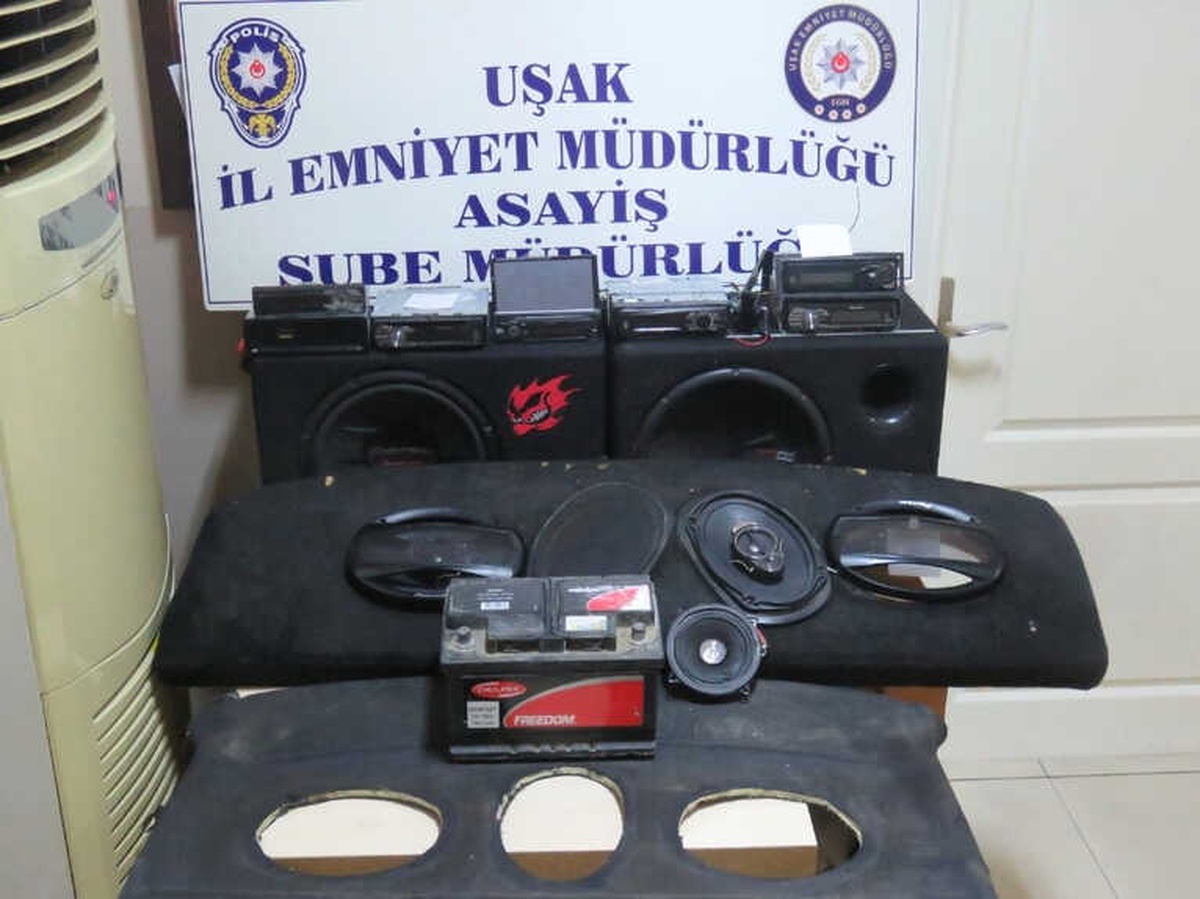 Uşak\'ta Hırsızlık Yaptıkları İleri Sürülen 10 Kişi Gözaltına Alındı