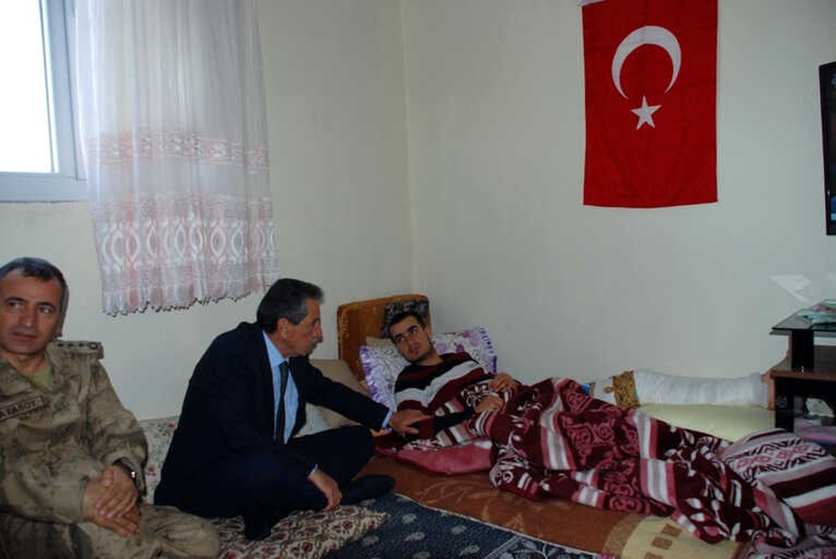 Vali Kalkancı Gaziyi Yalnız Bırakmadı