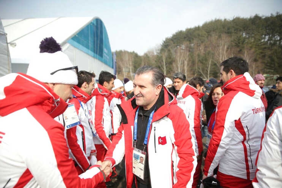 Bakan Bak Olimpiyat Köyünü Ziyaret Etti