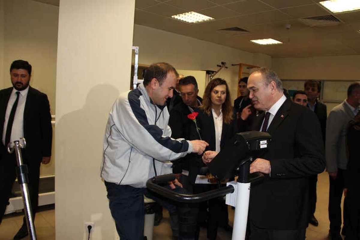 Bakan Özlü: "Yerli Otomobille İlgili Şirketleşme ve Bir Ceo Atama Aşamasındayız"