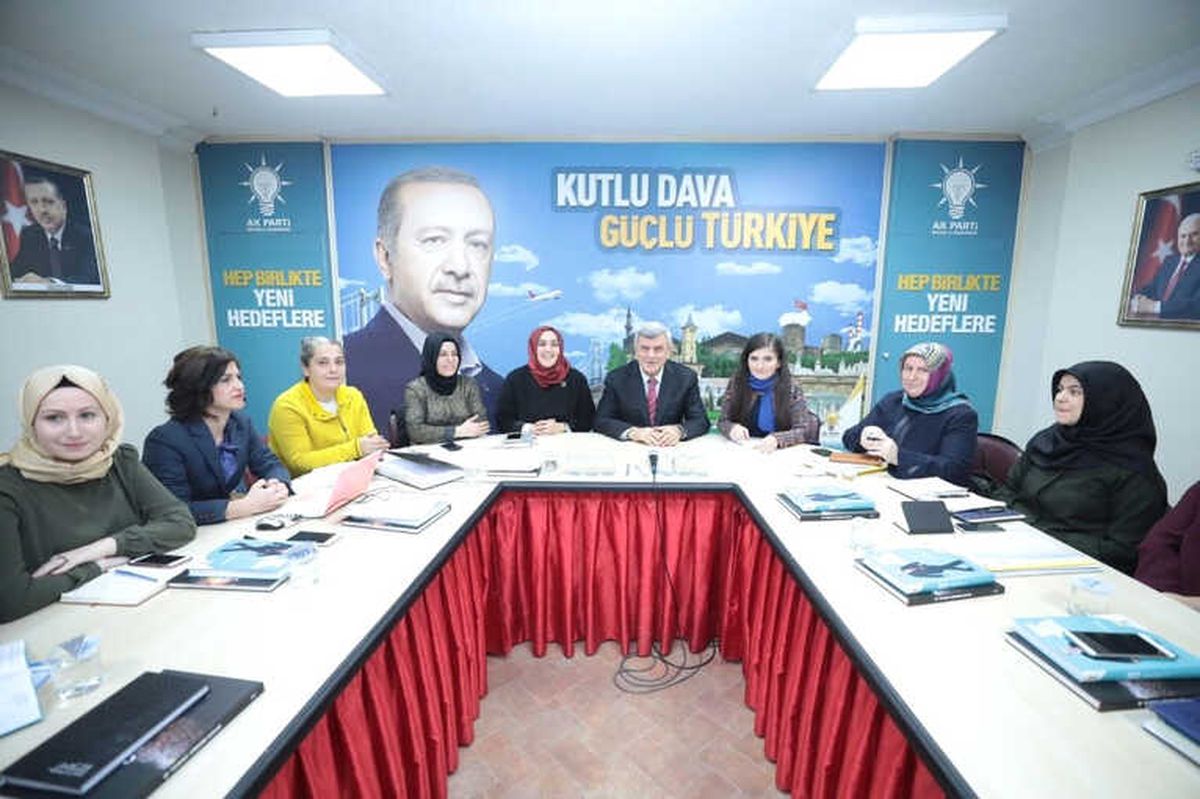 Başkan Karaosmanoğlu, "Kadına Eğer Vermeyen Toplumlar Yükselemez"