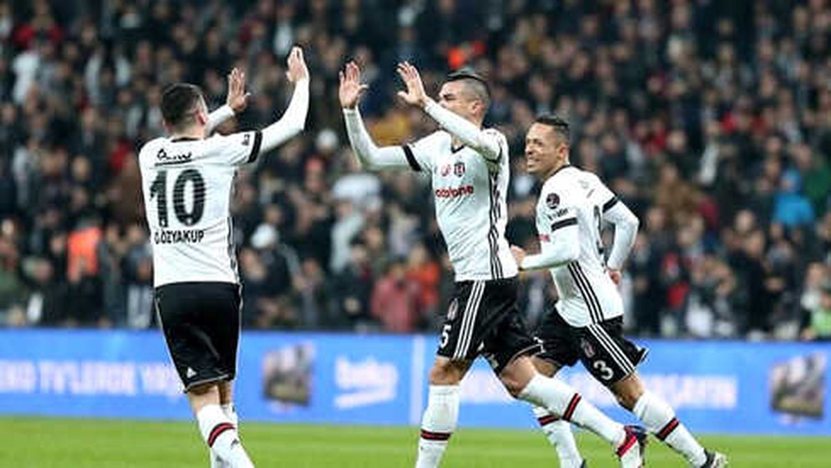 Beşiktaş\'ın Vodafone Park Formu Sürdü