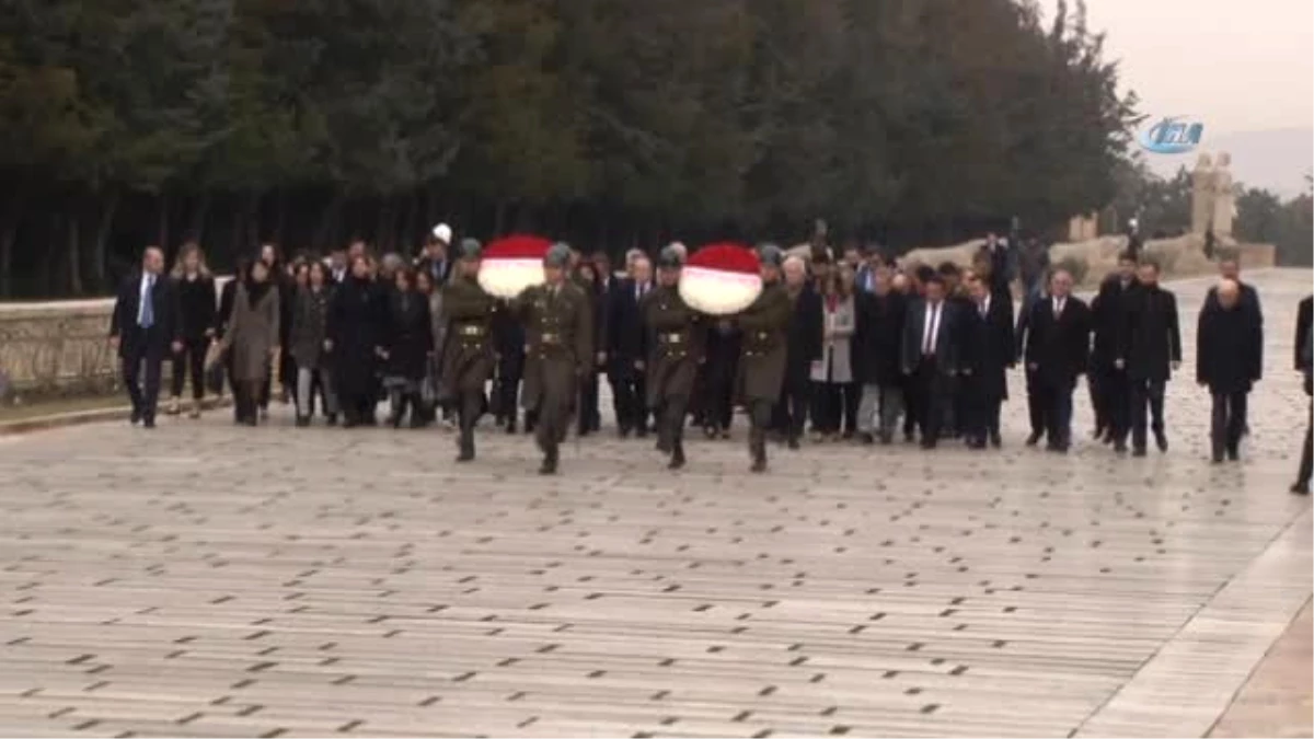 CHP Lideri Kılıçdaroğlu, Pm Üyeleri ile Anıtkabir\'i Ziyaret Etti