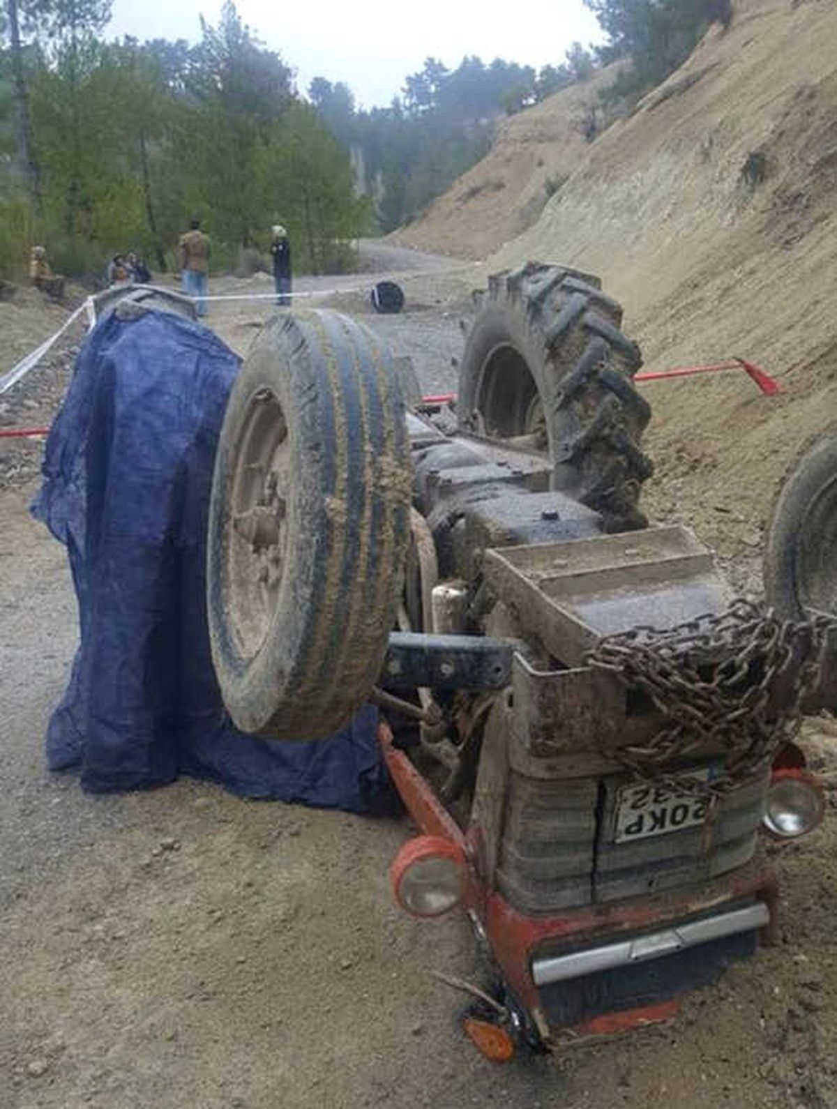 Devrilen Traktörün Altında Kalan Yaşlı Adam Hayatını Kaybetti